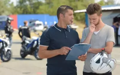 Wat moet je doen als je motor plotseling uitvalt tijdens het rijden?